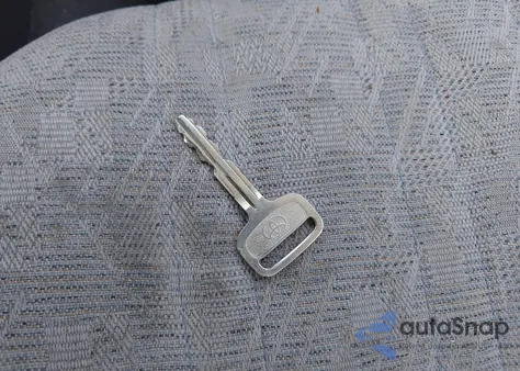 2001 Toyota Tacoma из США, поврежденный, VIN 5TENL42N01Z846692